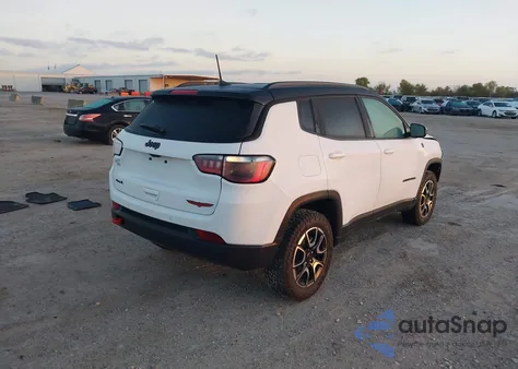 2025 Jeep Compass Trailhawk 4X4 из США, поврежденный, VIN 3C4NJDDN8ST533199